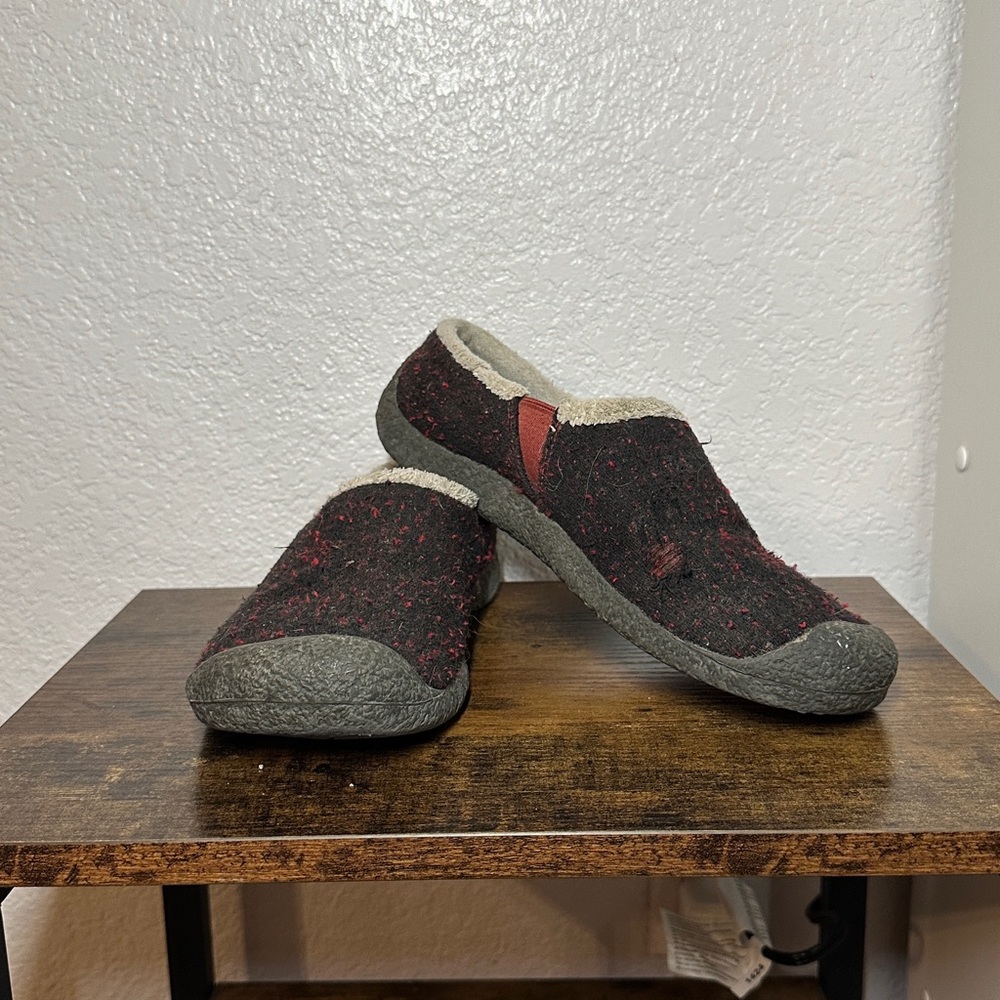 Cozy Black and Red Slip-On Keens